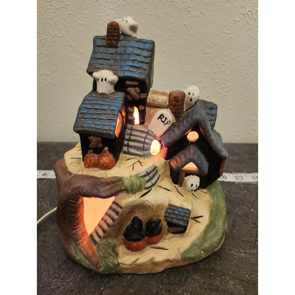 Pacific Rim #1962 Ceramic Dr.‎ Skulls House Halloween Village 9” Electric Light